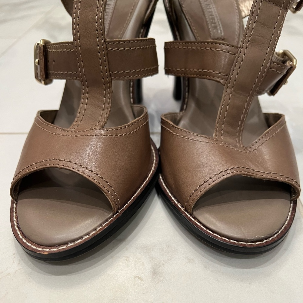 Banana Republic leather sandals/heels Size 9 - Picture 5 of 7